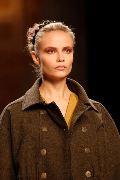 Look 9